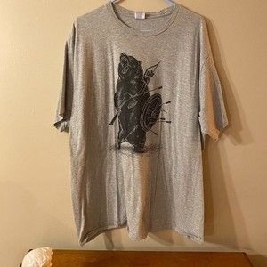Men's Gray SS T-shirt with Bear hunter on the front, Port & Company, 3XL